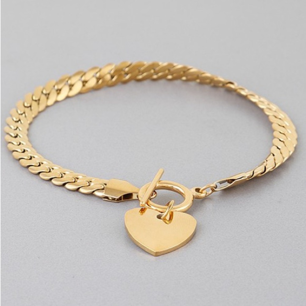 65R. Stainless Steel Gold Heart Charm Bracelet